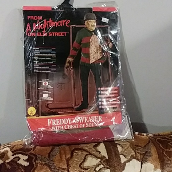 Freddy Krueger Sweater Screaming Chest of souls - Picture 3 of 5